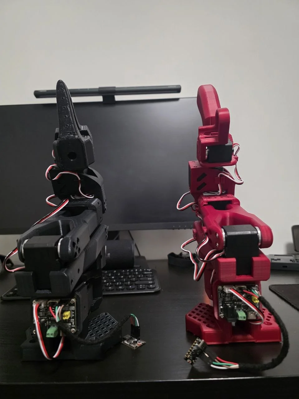 Both arms front view